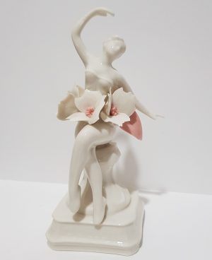 Ballerina piedistallo