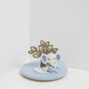 Elefante celeste con albero