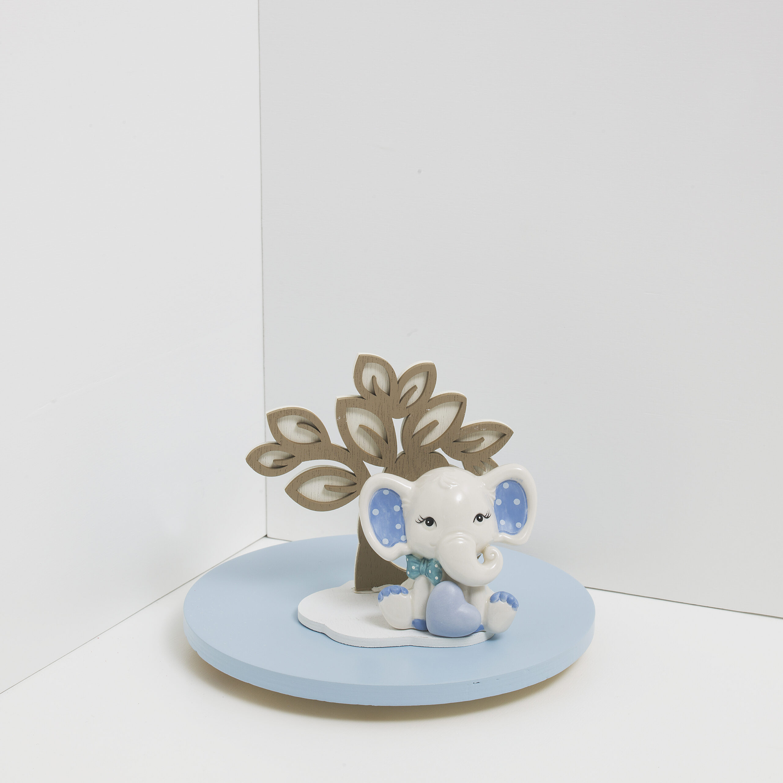 Elefante celeste con albero